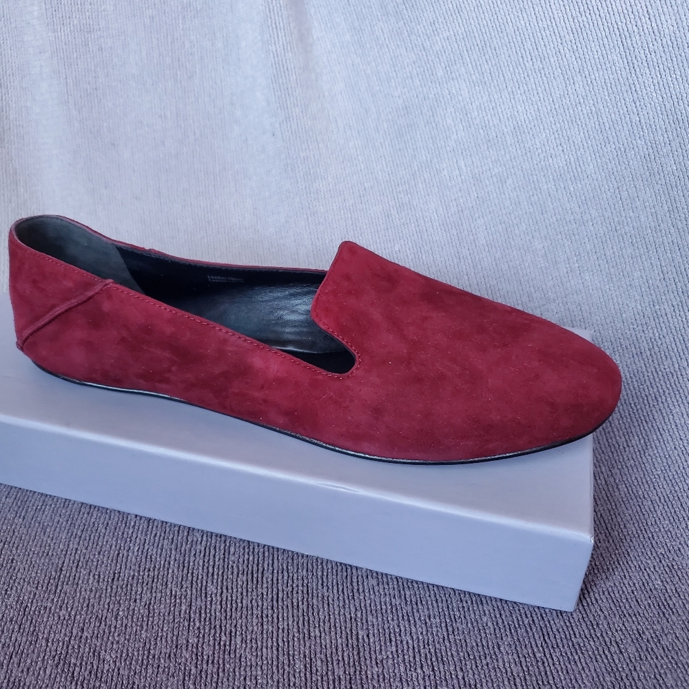 Vera Wang, slippers.  9.5 medium, berry color - Picture 2 of 7